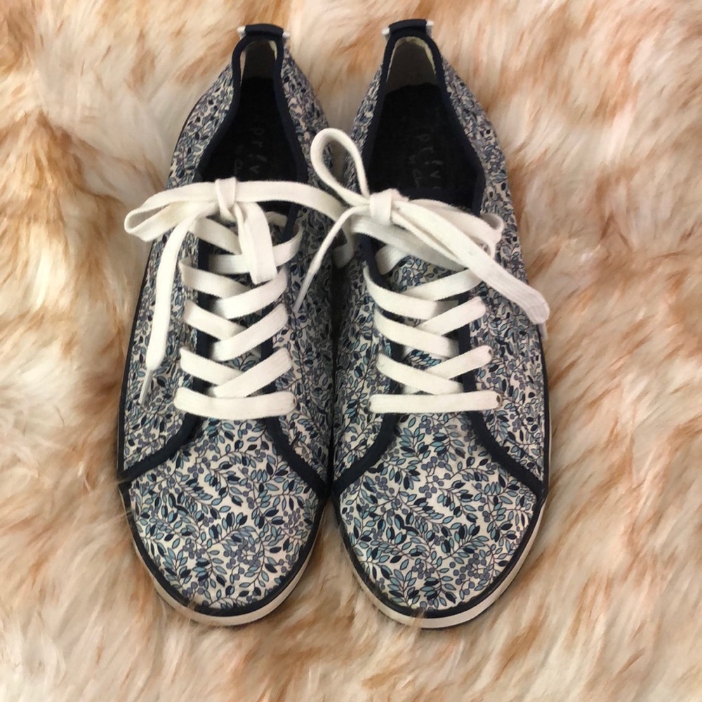 💜 3/$24 Clark’s privo sneakers blue flower